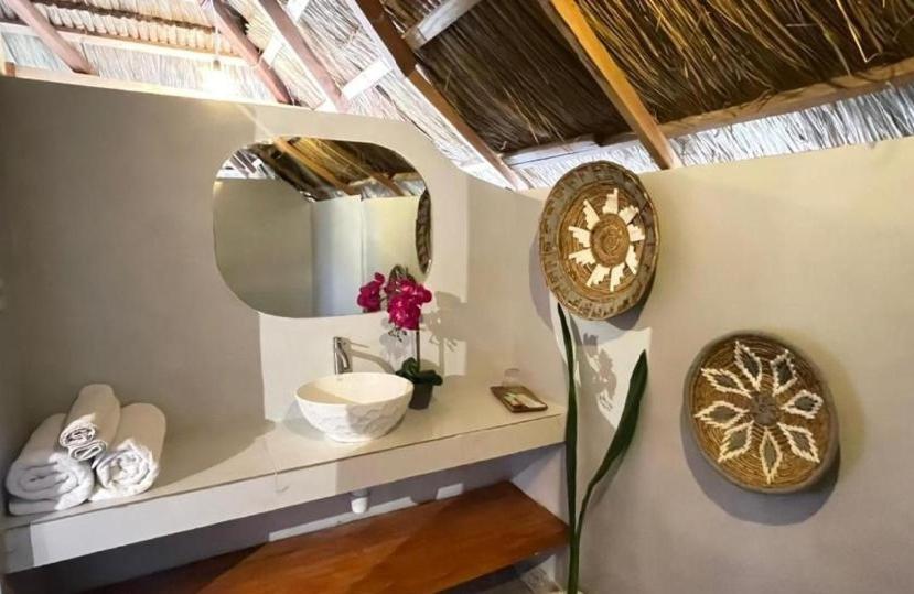 Three Queen Villa And Homestay Waikabubak Esterno foto